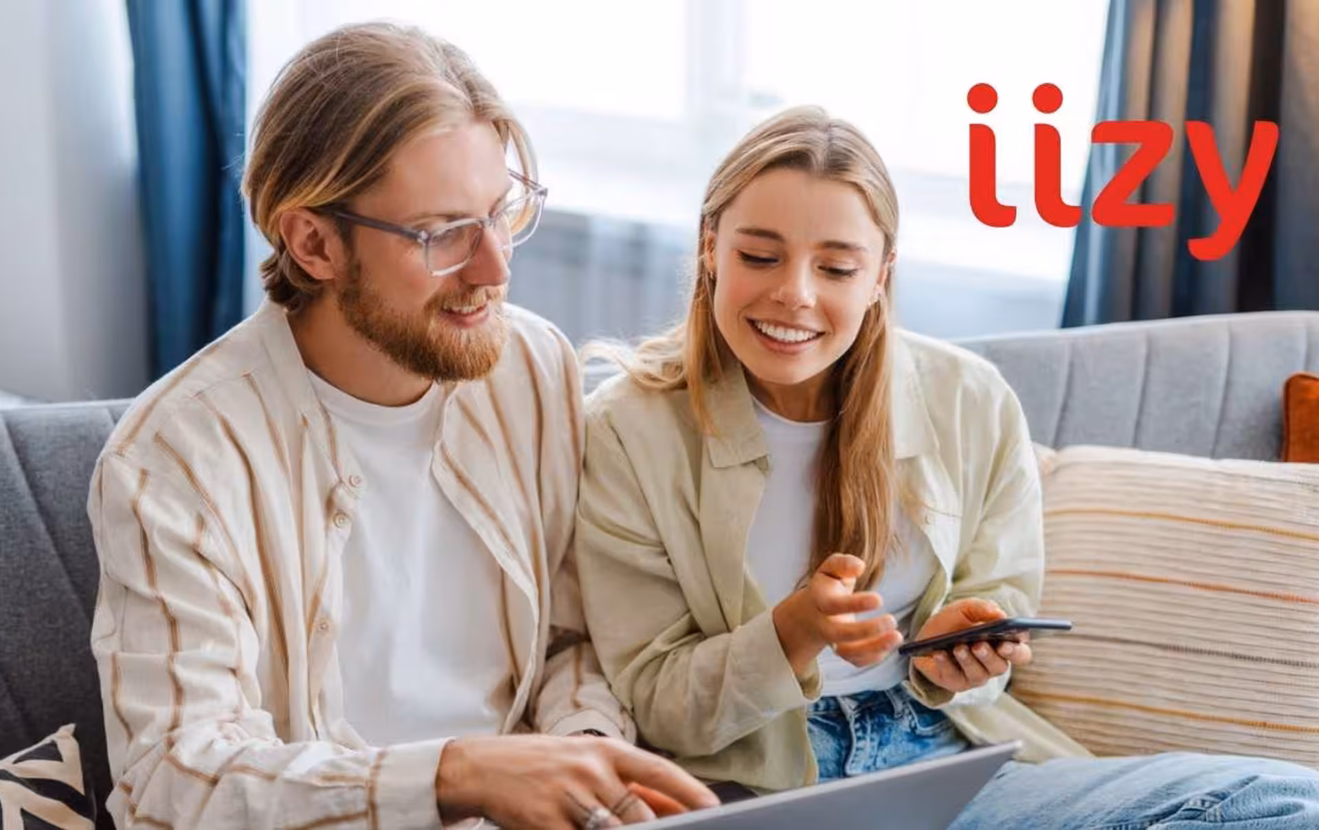 Couple Working Together, Iizy 1440X810